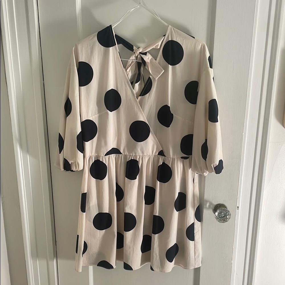 River Island Black and Cream V-Neck Puff Sleeve Sundress